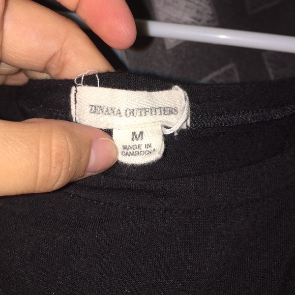 black blouse - Picture 2 of 2